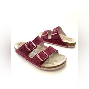 Birkenstock Women’s Classic Arizona Happy Lamb Shearling Sandals Raspberry Sz 8